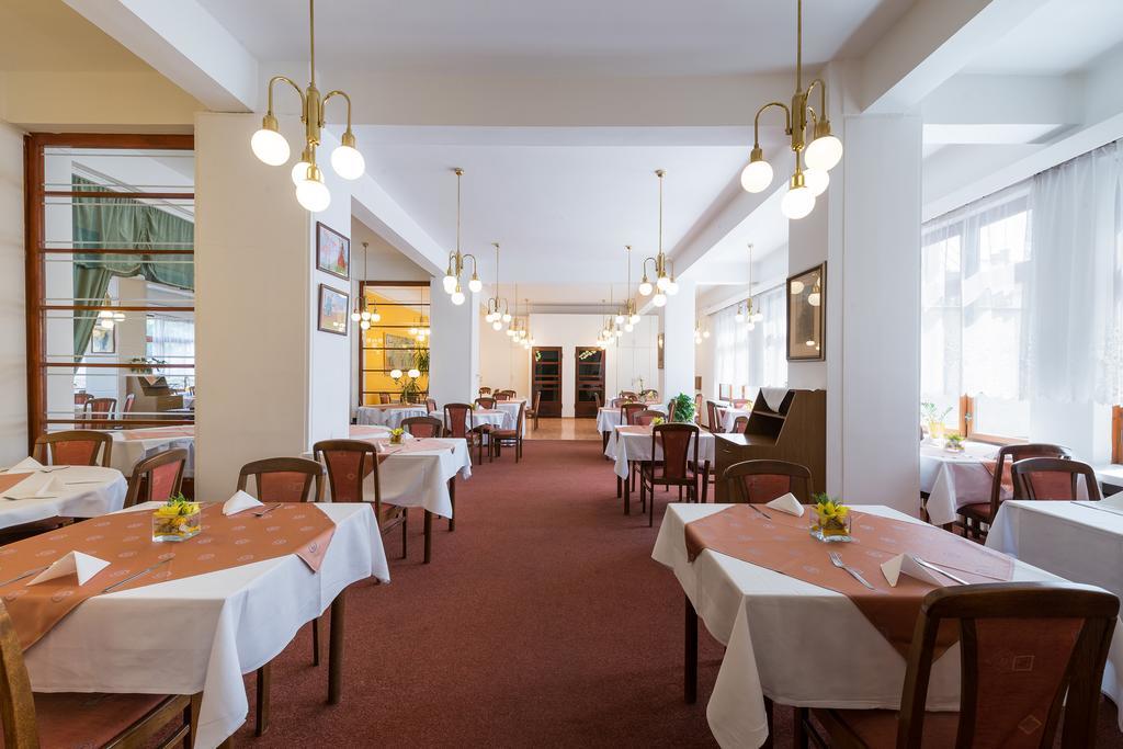 Hotel Ensana Jalta Pieszczany Zewnętrze zdjęcie